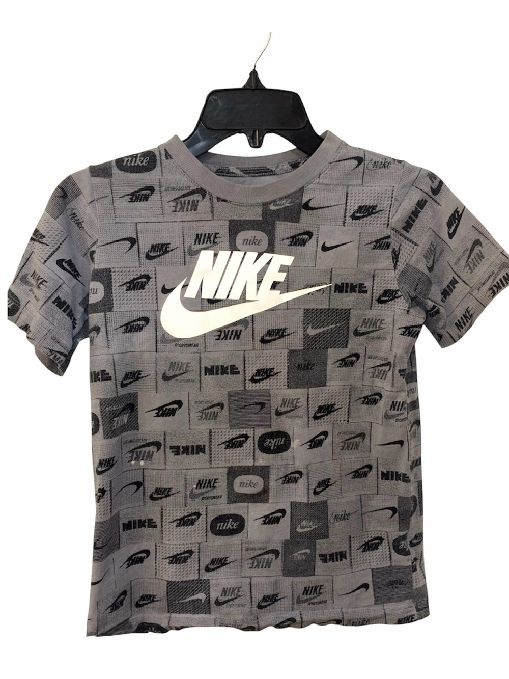 Nike The Nike Tee All Over Print Patchwork Logo Graphic T-Shirt Gray youth L